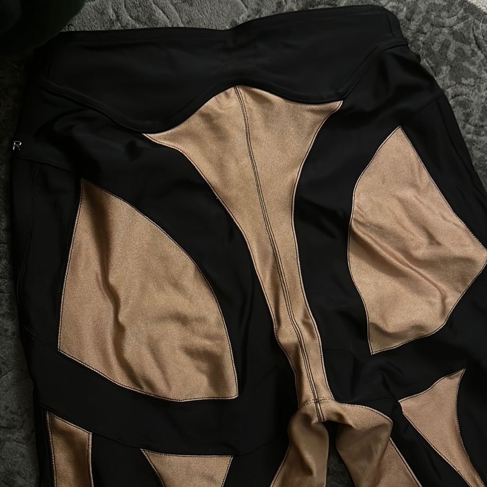 BACK OF MUGLER LEGGINGS